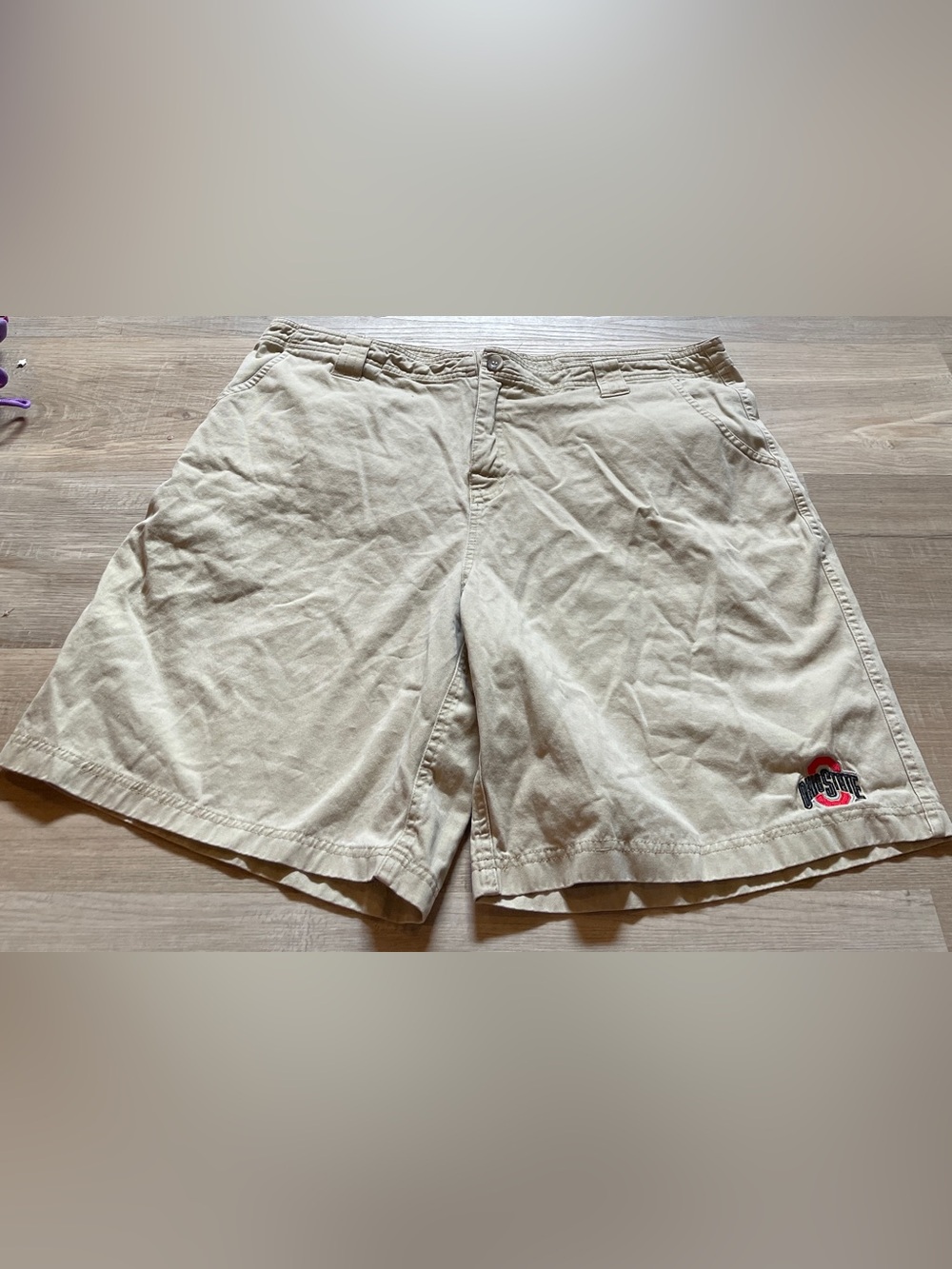 NCAA Men’s  Ohio State Embroidered Khaki Shorts Xl 40-42